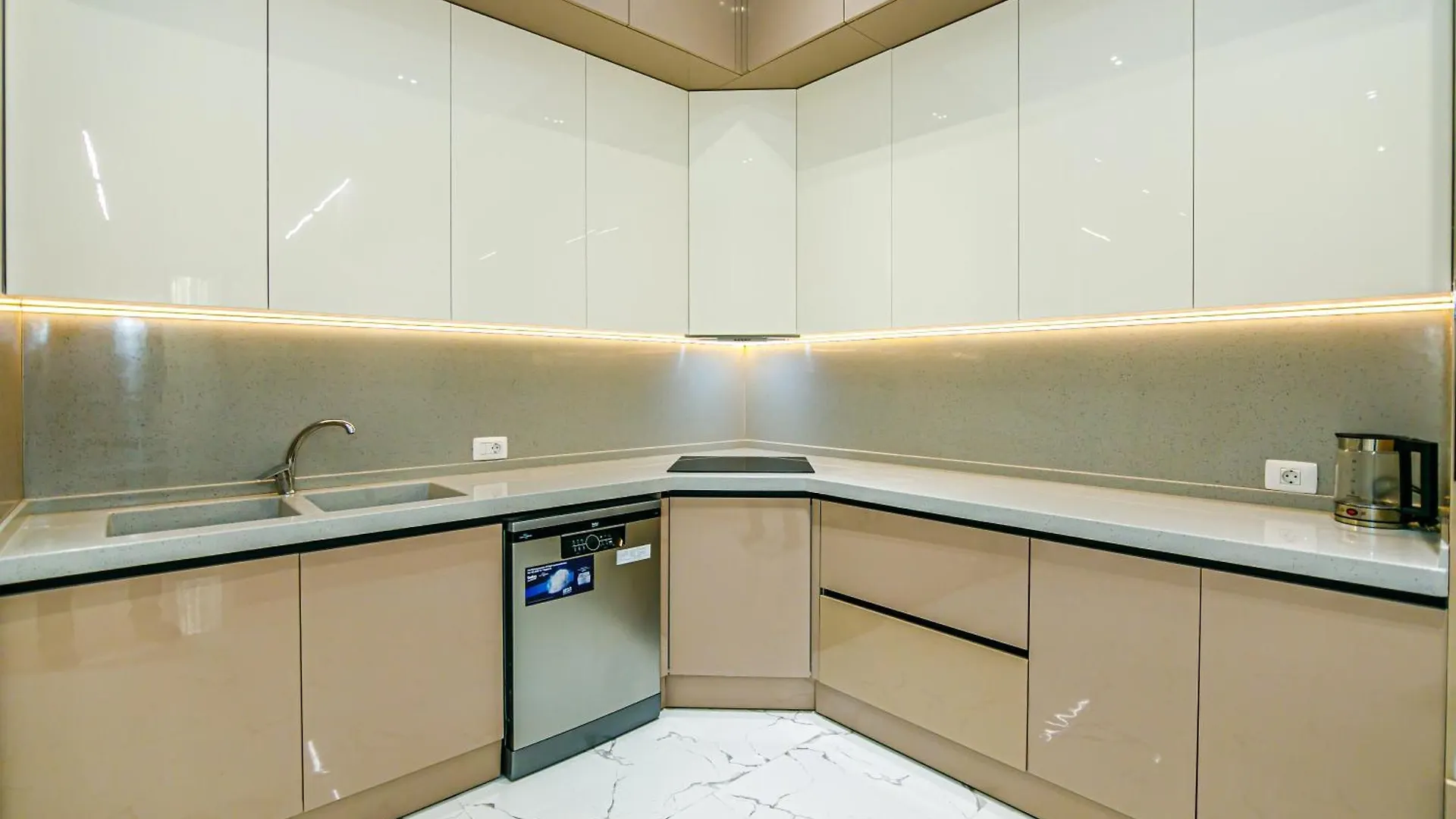 באקו Vip Sahil White Apartment אזרבייג'ן